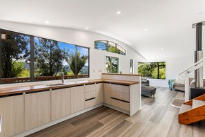 Kitchen and Lounge