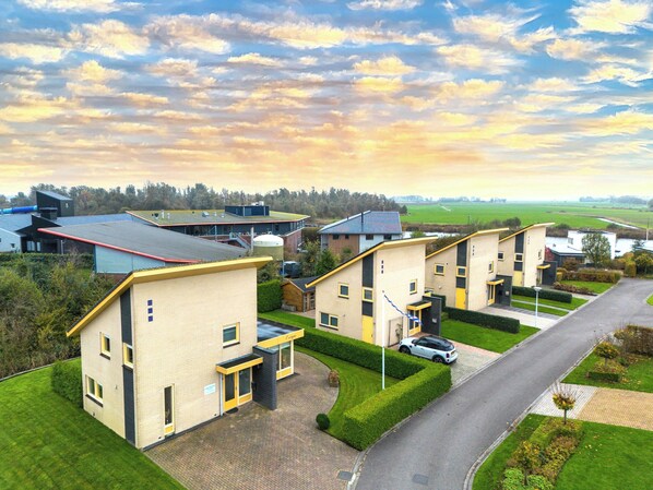 Außenseite Ferienhaus [Sommer]