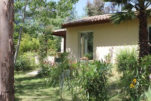vue de la maison à partir du jardin privatif