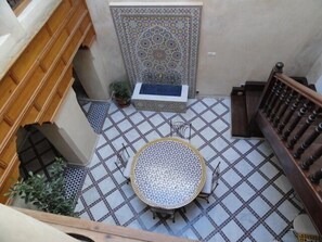 Vu plongeante sur le patio