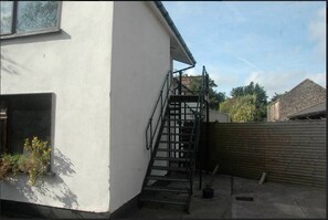 Steps to top flat