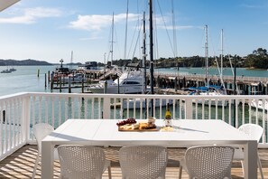 Al fresco dining
