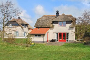 Außenseite Ferienhaus [Sommer]
